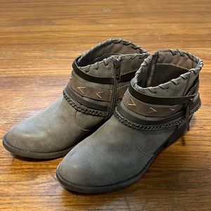Arbrutus ankle booties